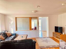 Bjurvik's Villa - Flat 1 - Business Customers Only