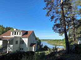 Bjurvik's Villa - Flat 1 - Business Customers Only