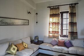 Sonia Rustic Mansion - 5bd 30 Sec Walk T