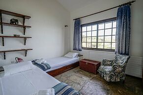 Sonia Rustic Mansion - 5bd 30 Sec Walk T