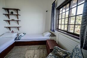 Sonia Rustic Mansion - 5bd 30 Sec Walk T