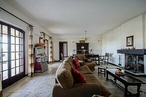 Sonia Rustic Mansion - 5bd 30 Sec Walk T