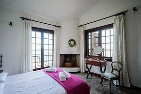 Sonia Rustic Mansion - 5bd 30 Sec Walk T