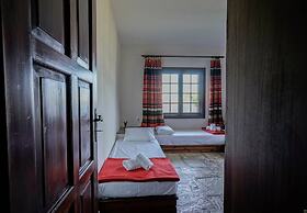 Sonia Rustic Mansion - 5bd 30 Sec Walk T