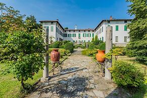 Luxury Apartments in Villa Cardinal Ciceri