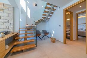 Carpe Diem Villa - Luxurious, 1,5km From The Beach