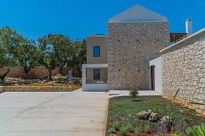 Carpe Diem Villa - Luxurious, 1,5km From The Beach