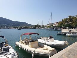 Cosy Flat in the Heart of Skopelos Town
