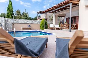 Vila Vasiliki, Next To Platanias, 6min From Sea!