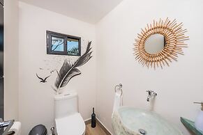 Duna Property - 2 Villas 2 Pools 7 Br Luxury Oasis Centrally Located