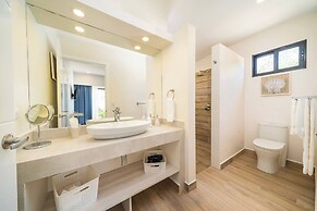 Duna Property - 2 Villas 2 Pools 7 Br Luxury Oasis Centrally Located