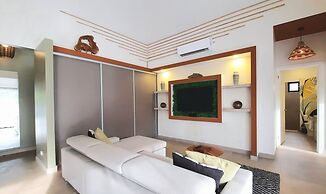 Duna Property - 2 Villas 2 Pools 7 Br Luxury Oasis Centrally Located