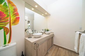 Duna Property - 2 Villas 2 Pools 7 Br Luxury Oasis Centrally Located