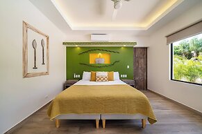 Duna Property - 2 Villas 2 Pools 7 Br Luxury Oasis Centrally Located