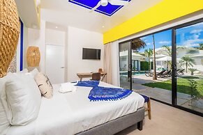 Duna Property - 2 Villas 2 Pools 7 Br Luxury Oasis Centrally Located