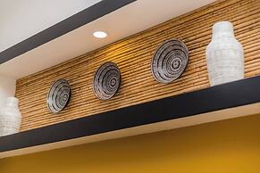 Duna Property - 2 Villas 2 Pools 7 Br Luxury Oasis Centrally Located