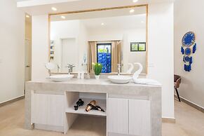 Duna Property - 2 Villas 2 Pools 7 Br Luxury Oasis Centrally Located