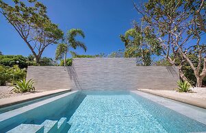 Duna Property - 2 Villas 2 Pools 7 Br Luxury Oasis Centrally Located