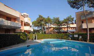 Well Located Apartment With Swimming Pool in Lignano