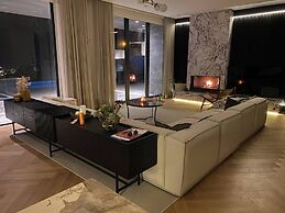 Hills Deluxe - Relaxed Luxury in Style and Serenity