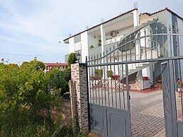 Studio Apartment Hamallaj Beach