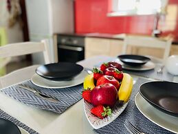 Cozy Nest - 2min To Beach, 6min Walk To