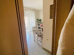 Cozy Nest - 2min To Beach, 6min Walk To