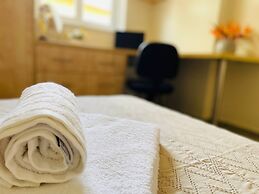 Cozy Nest - 2min To Beach, 6min Walk To