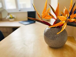 Cozy Nest - 2min To Beach, 6min Walk To