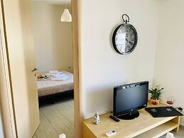 Cozy Nest - 2min To Beach, 6min Walk To