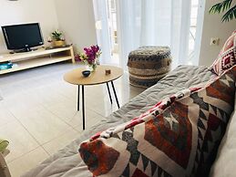 Cozy Nest - 2min To Beach, 6min Walk To