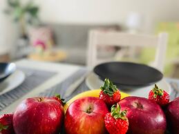 Cozy Nest - 2min To Beach, 6min Walk To