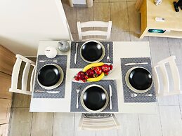 Cozy Nest - 2min To Beach, 6min Walk To