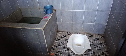 SPOT ON 92658 Wisma Parakita Syariah Near RS Faisal Patalasang