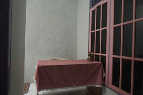 SPOT ON 92658 Wisma Parakita Syariah Near RS Faisal Patalasang