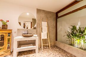 Villa Namu by Alfred in Bali