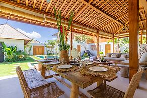 Villa Namu by Alfred in Bali
