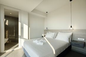 Sky-High Central Penthouse - 01