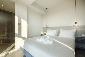 Sky-High Central Penthouse - 01