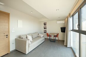 Sky-High Central Penthouse - 01