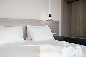 Sky-High Central Penthouse - 01