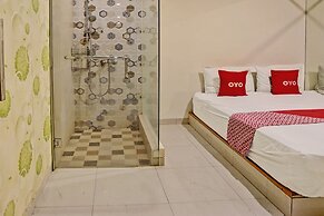 Super OYO Capital O 92633 Spring Hotel Gubeng