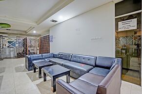 Super OYO Capital O 92633 Spring Hotel Gubeng