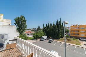 T1 Wifi, Balcony With Bbq, air con 8min Walk From the Marginal of Caba