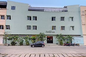 OYO 92636 Paris Garden