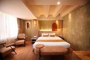 Daali Hotel & Apartment