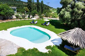 Hem Borta Villa - Next To Platanias, 2min From Beach