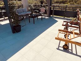 Phaedra House For Relaxing Holidays Near Platanias