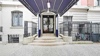 Charming Quiet Studio Right Off Central Park West