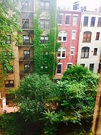 Charming Quiet Studio Right Off Central Park West